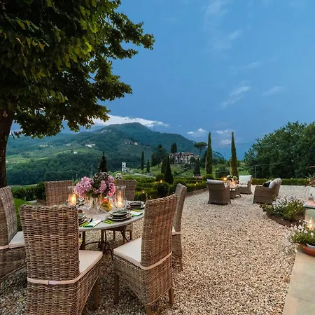 Countryside Wih Garden Lucca